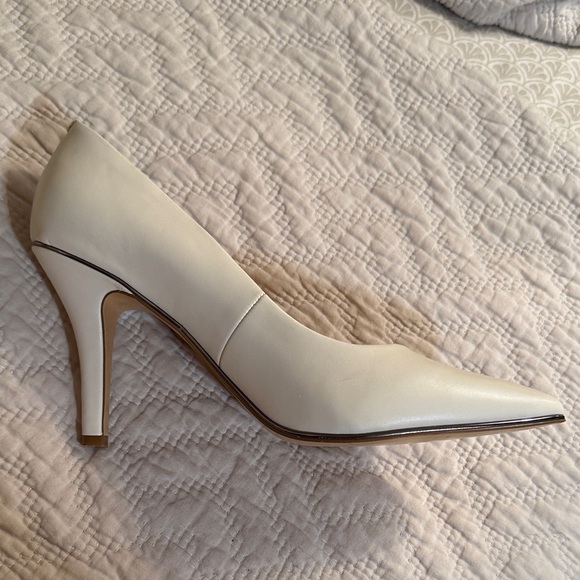 DKNY Peggy Pump in the color Bone - Picture 6 of 8